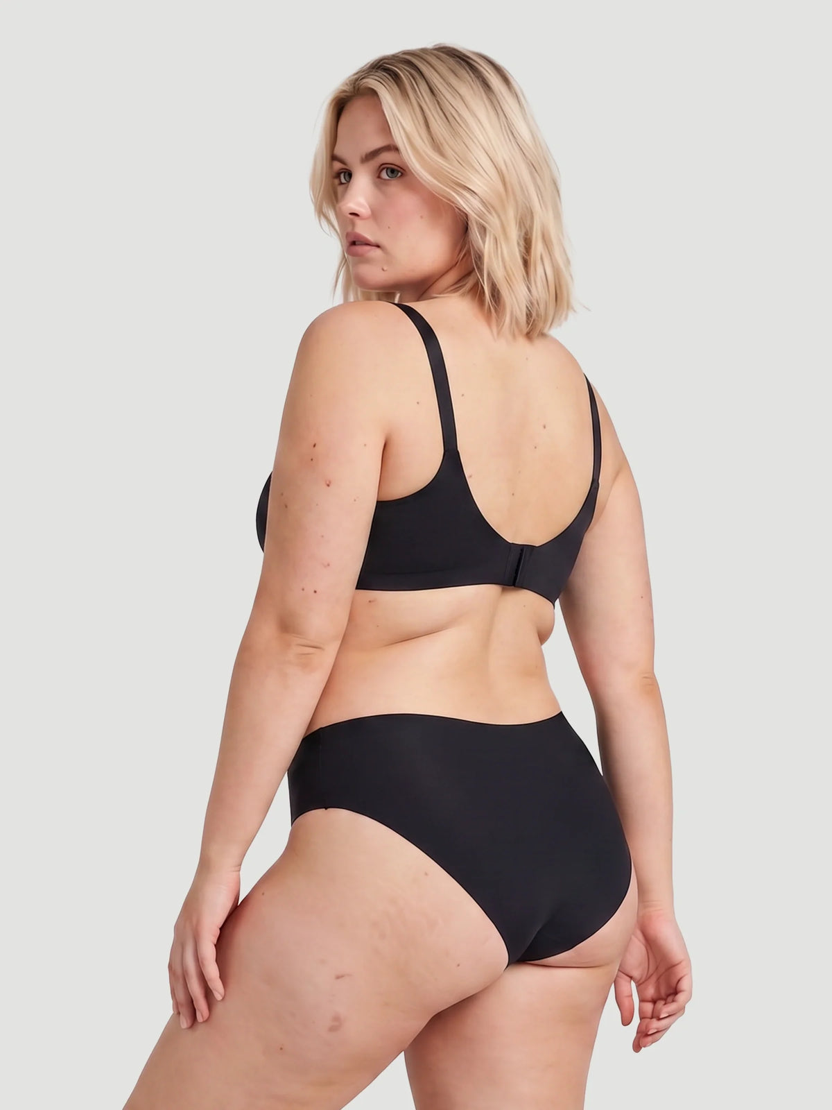 Mid Waist Seamless Bonded Bikini Underwear