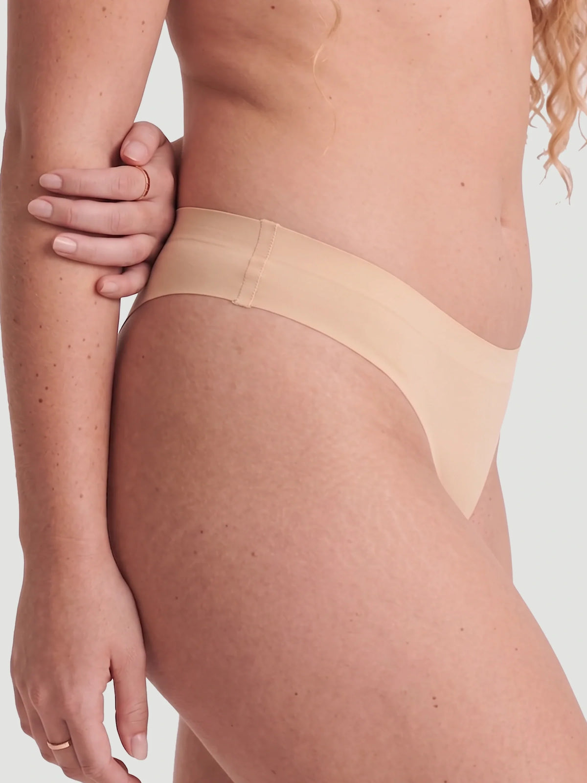 Mid Waist Seamless Bonded Thong Underwear
