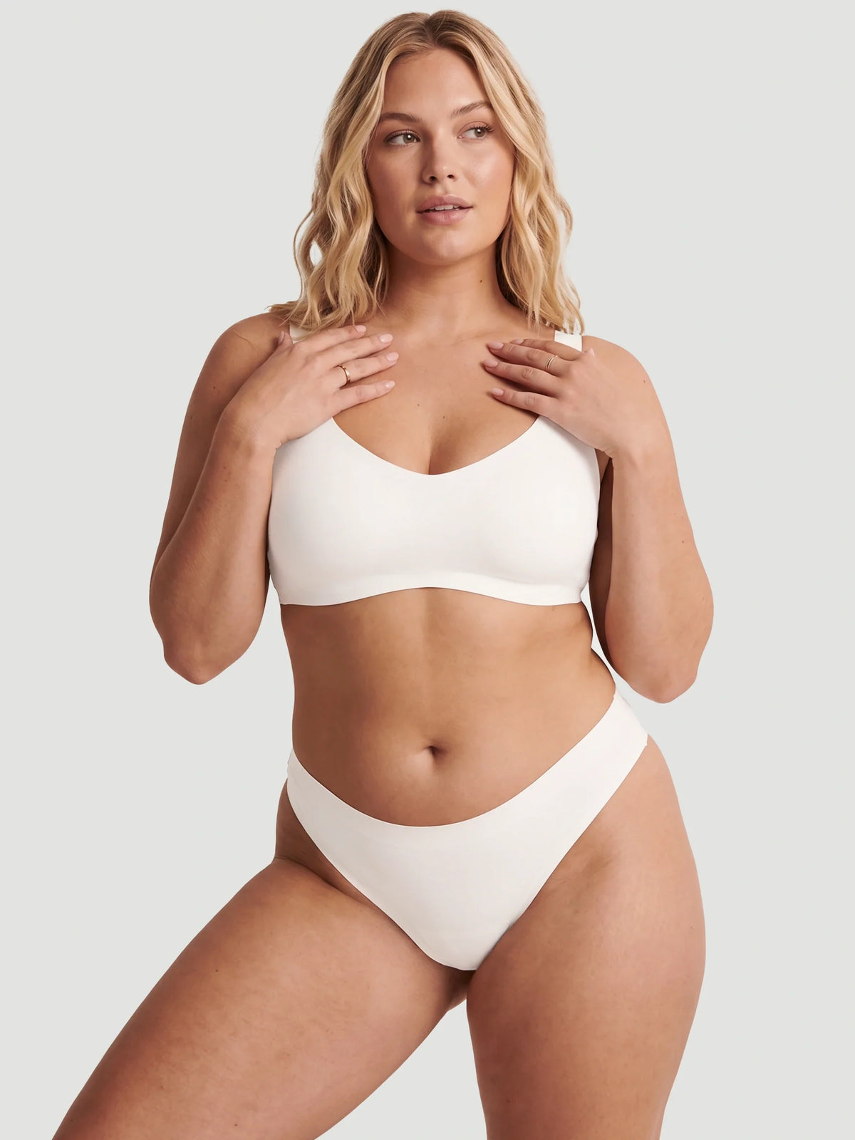 Mid Waist Seamless Bonded Thong Underwear